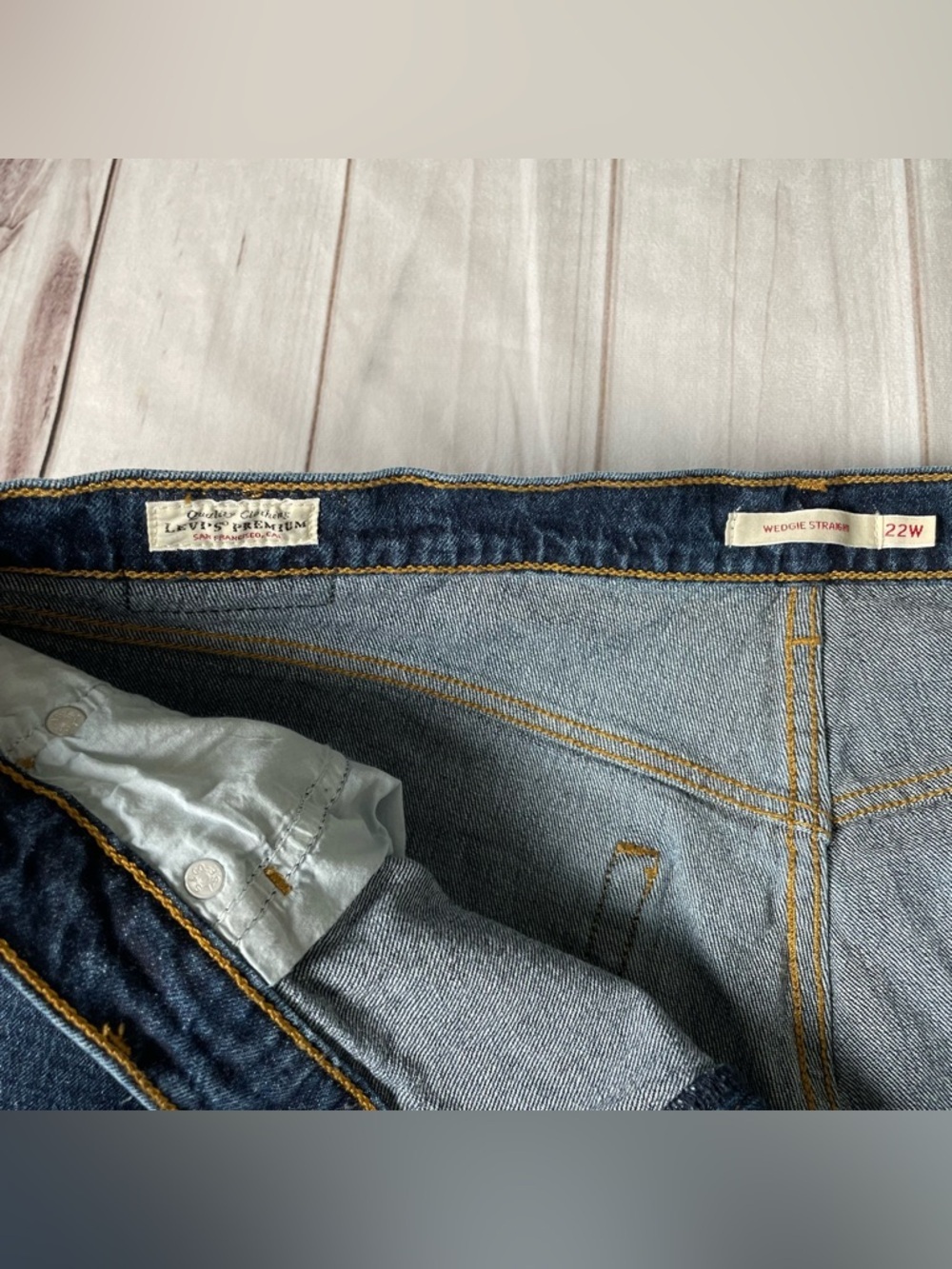 EUC Levi’s Premium Wedgie Straight Jeans Women’s 22W Blue Stretch Trendy Casual - Picture 11 of 16